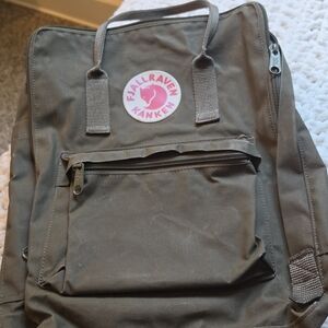 Fjallraven Kanken Backpack in Olive Green 15x12